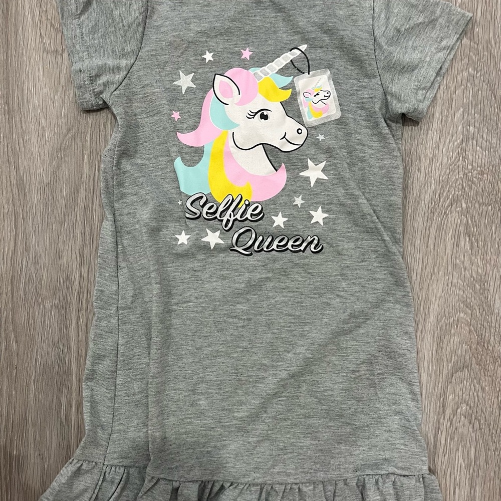 Gray Unicorn Graphic Nightgown